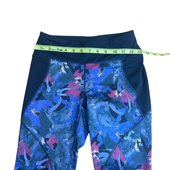Patagonia size Small Pattern Capri Leggings - Picture 2 of 7